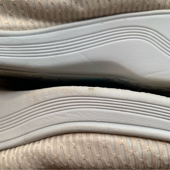 BZEES Del'Rey Ivory Beige Fabric Wedge Slingback Sandals Women's sz 8 Wide - Picture 10 of 10